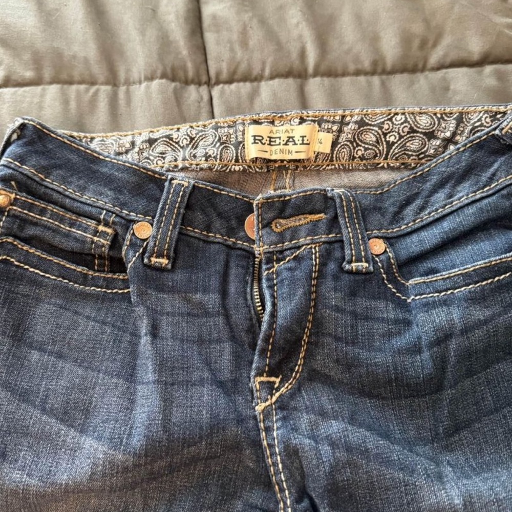 Girls 14 Ariat Bootcut jeans length is 30